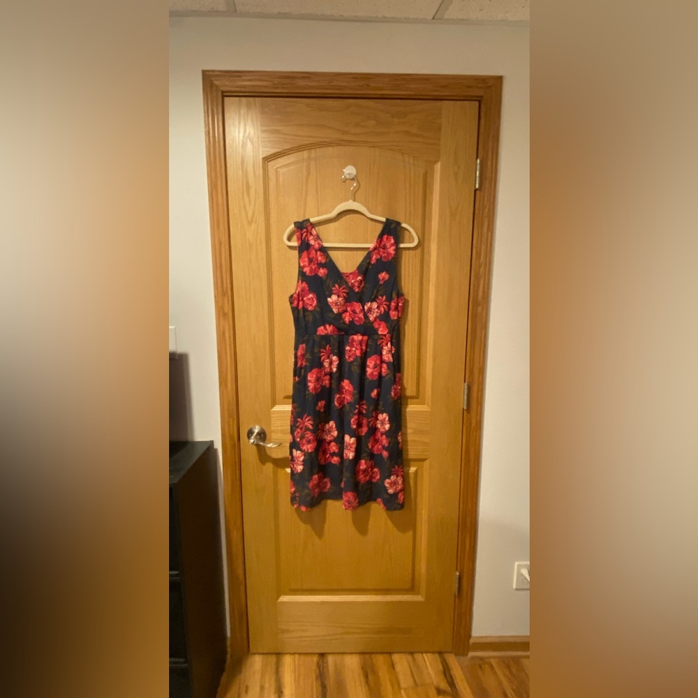 Garnet Hill Women’s Size Medium Navy Blue Floral Dress w/Pockets